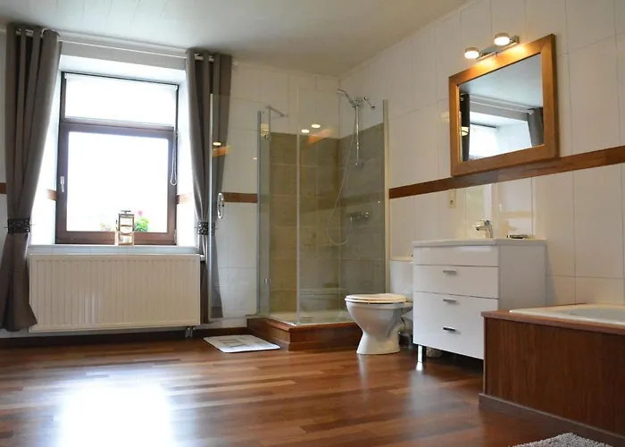 Chic With Garden Vaux-sur-Sure